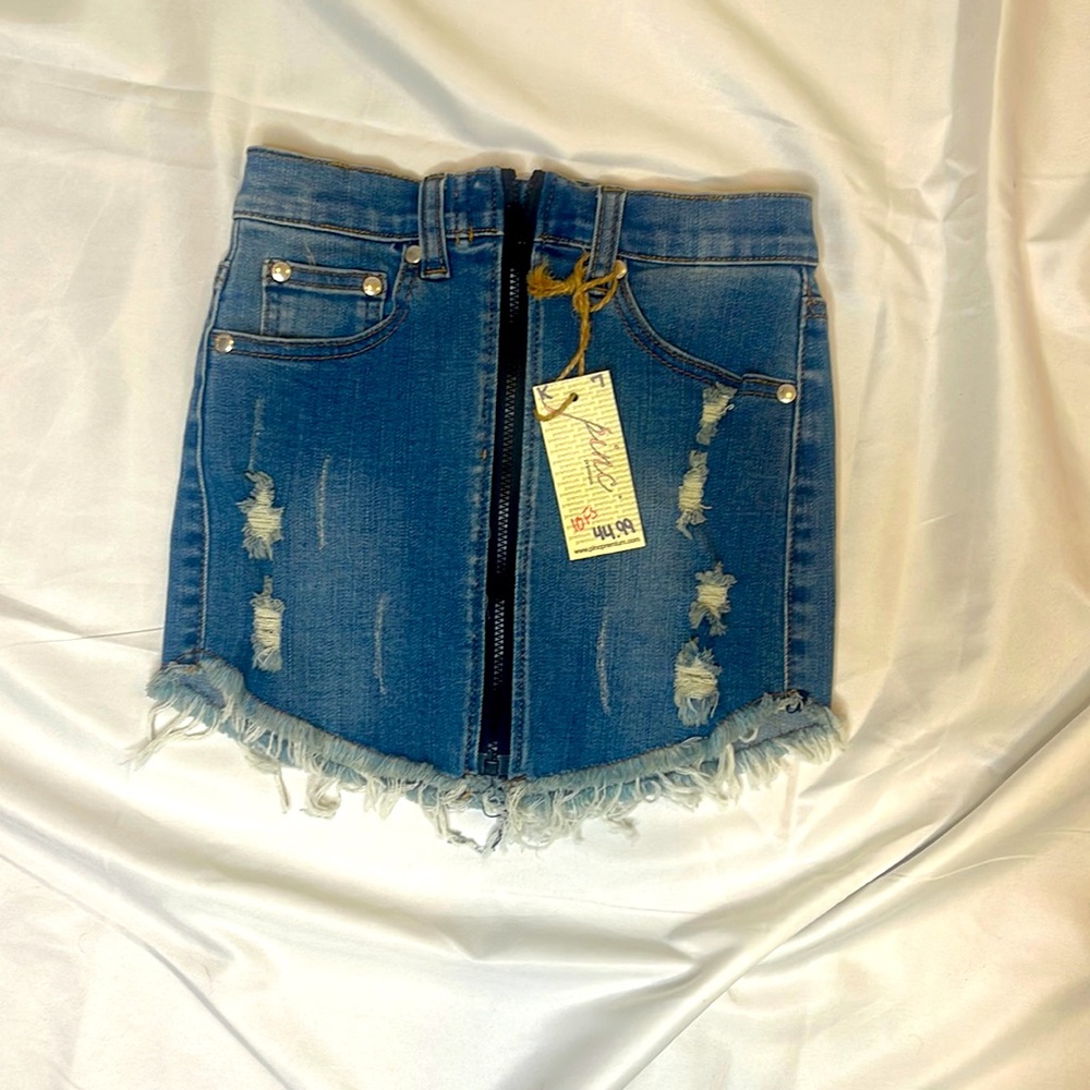 Pinc designer girls jean skirt.